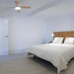 Con Terraza Privada, Piscina Y Capacidad 4 Personas Apartamento
