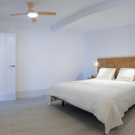 Con Terraza Privada, Piscina Y Capacidad 4 Personas Appartamento