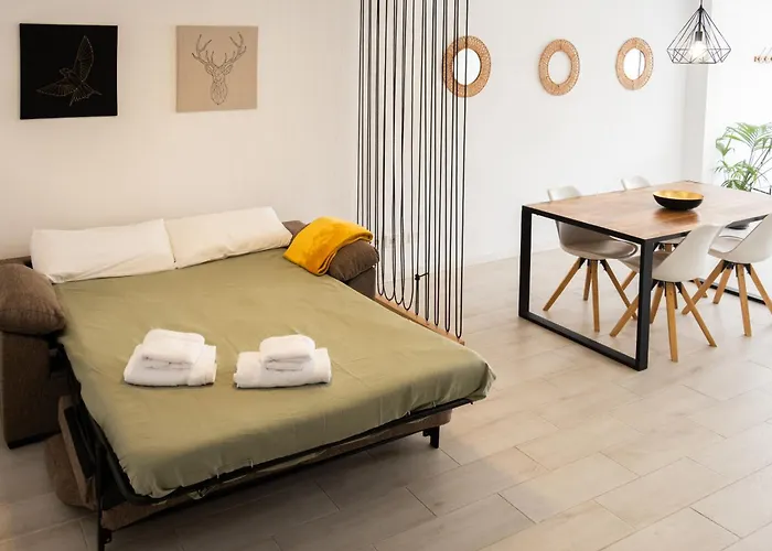 Con Terraza Privada, Piscina Y Capacidad 4 Personas Punta Brava