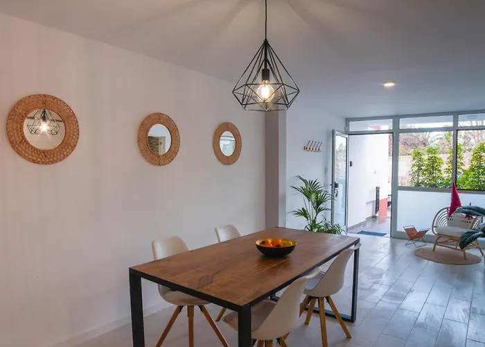 Con Terraza Privada, Piscina Y Capacidad 4 Personas *