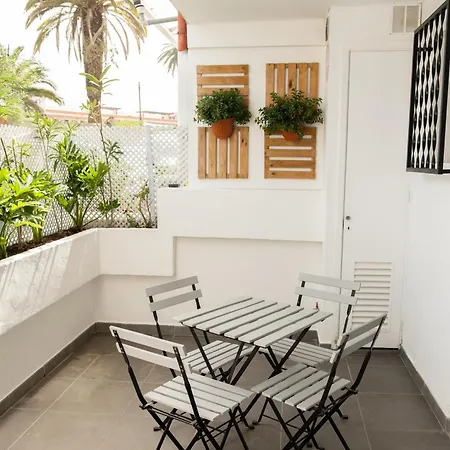 Con Terraza Privada, Piscina Y Capacidad 4 Personas Punta Brava