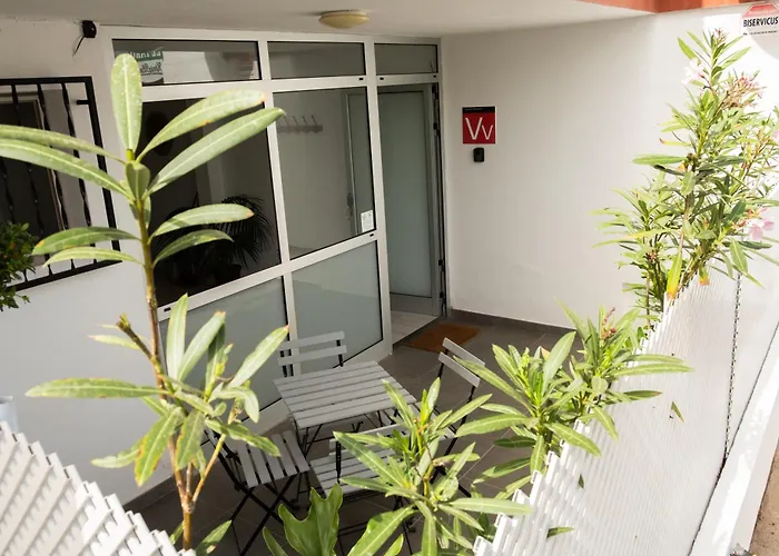 아파트 Con Terraza Privada, Piscina Y Capacidad 4 Personas