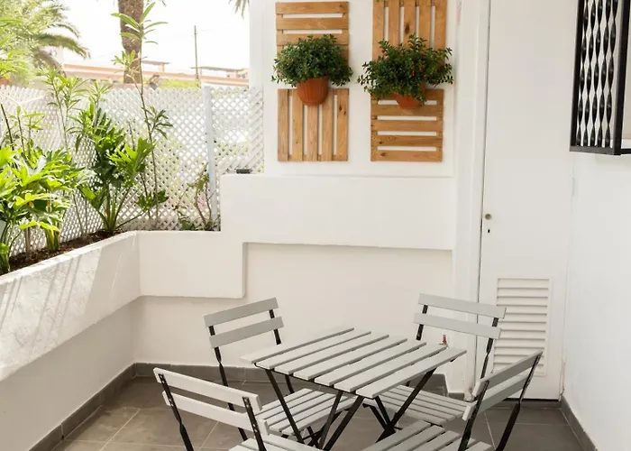 Con Terraza Privada, Piscina Y Capacidad 4 Personas Punta Brava