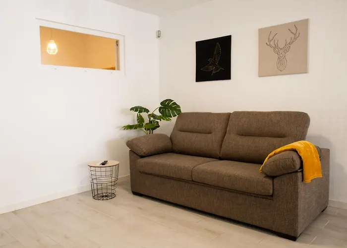 Con Terraza Privada, Piscina Y Capacidad 4 Personas