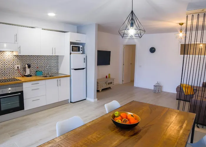 Con Terraza Privada, Piscina Y Capacidad 4 Personas Punta Brava