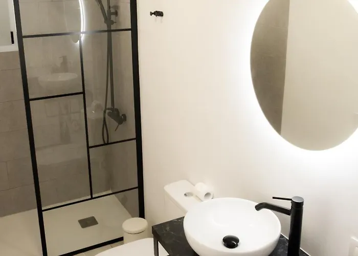 Con Terraza Privada, Piscina Y Capacidad 4 Personas