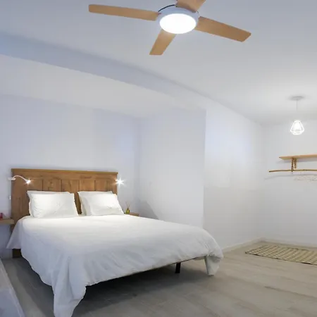 Con Terraza Privada, Piscina Y Capacidad 4 Personas *