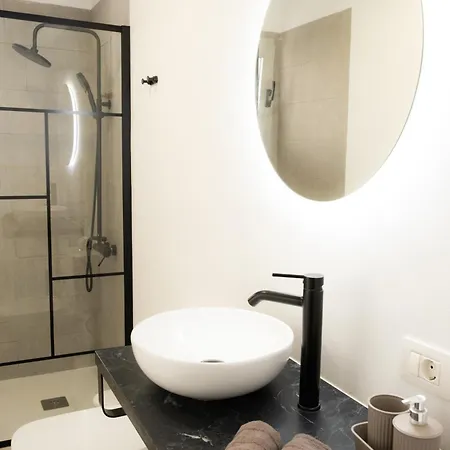 Con Terraza Privada, Piscina Y Capacidad 4 Personas *