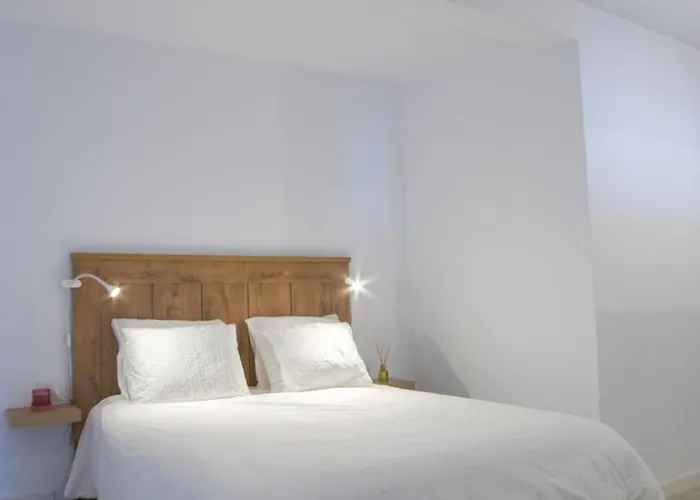 Con Terraza Privada, Piscina Y Capacidad 4 Personas アパート