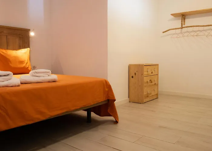 Con Terraza Privada, Piscina Y Capacidad 4 Personas アパート *