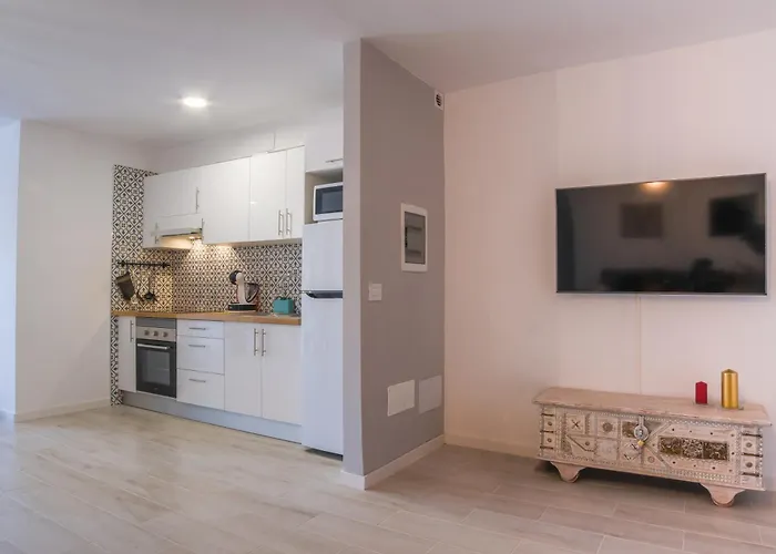 Con Terraza Privada, Piscina Y Capacidad 4 Personas *