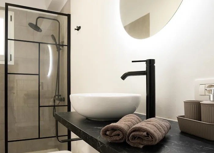 アパート Con Terraza Privada, Piscina Y Capacidad 4 Personas *